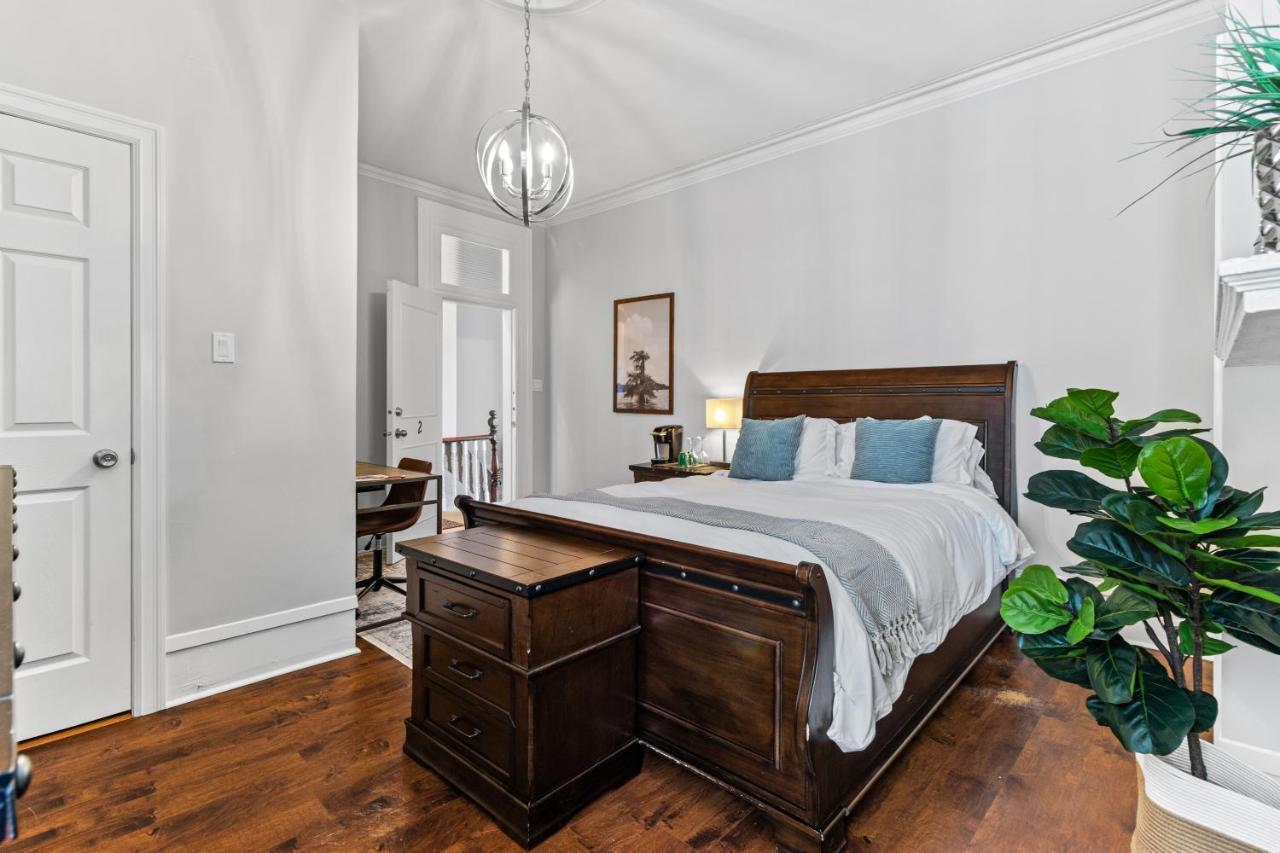 Hotel Mckay Manor On Duckworth à Saint-Jean de Terre-Neuve Extérieur photo