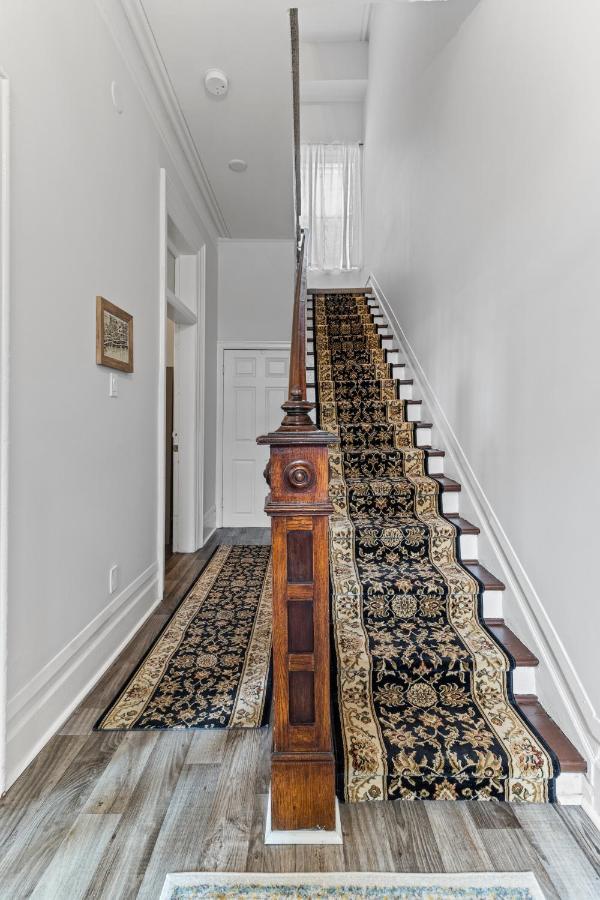 Hotel Mckay Manor On Duckworth à Saint-Jean de Terre-Neuve Extérieur photo