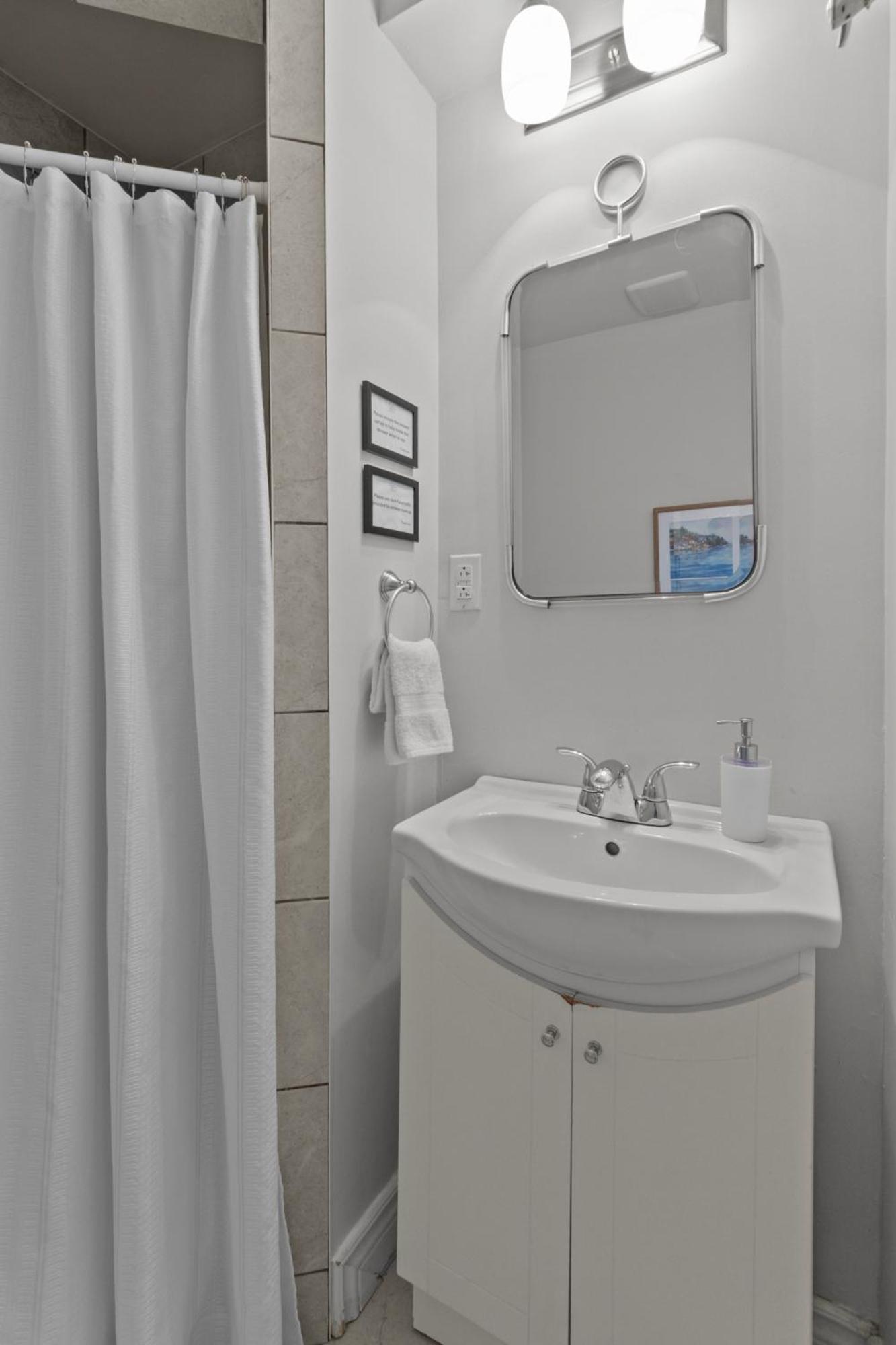 Hotel Mckay Manor On Duckworth à Saint-Jean de Terre-Neuve Extérieur photo